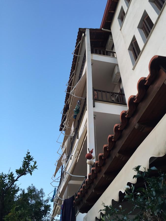 Blue Bay Hotel Milina Bagian luar foto