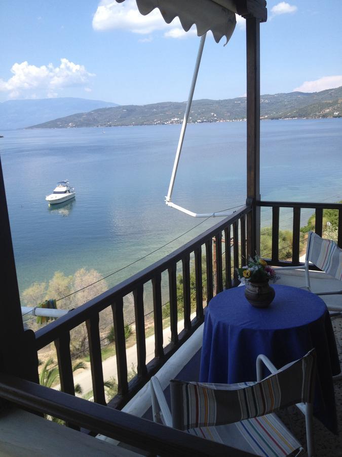 Blue Bay Hotel Milina Bagian luar foto